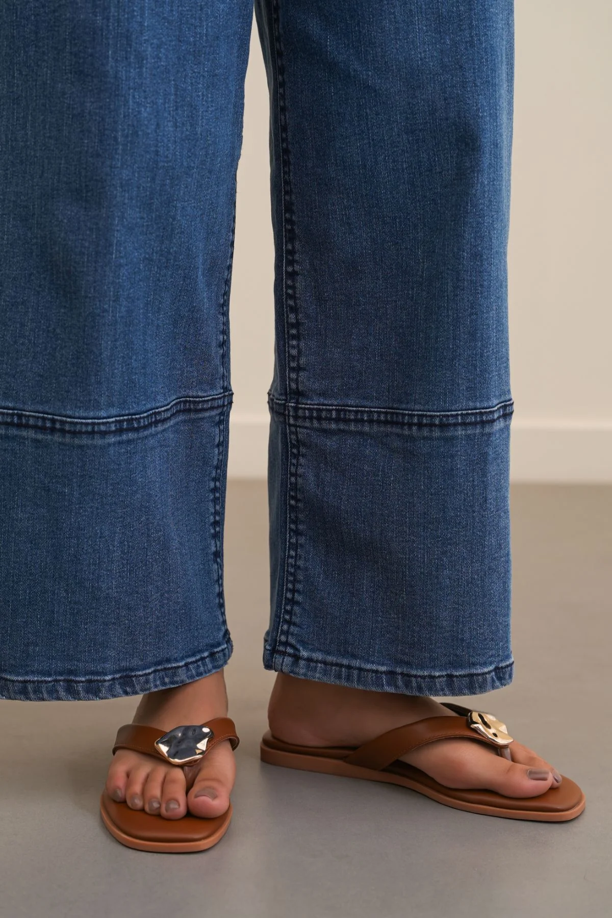 TRINKET FLIP FLOPS - Image 4