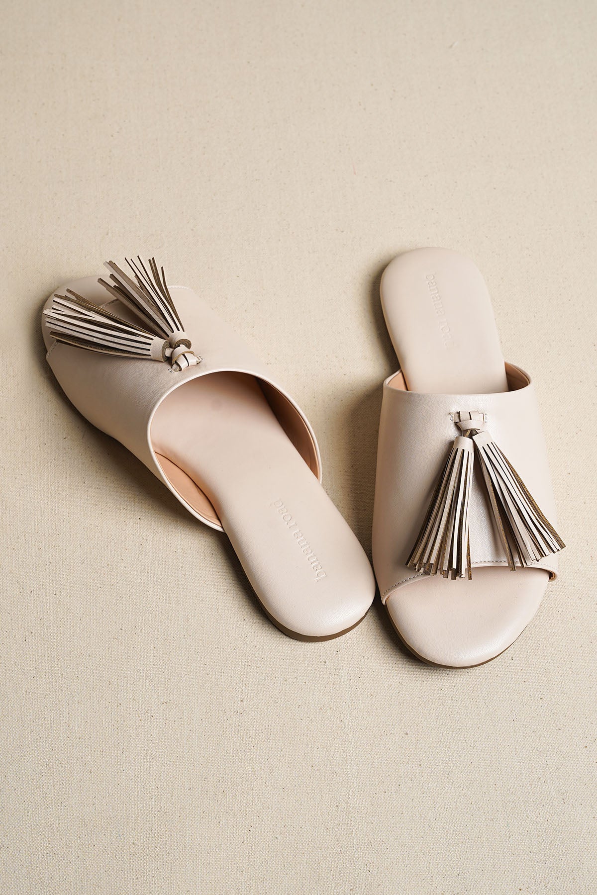 TROPIC TASSEL SLIDES