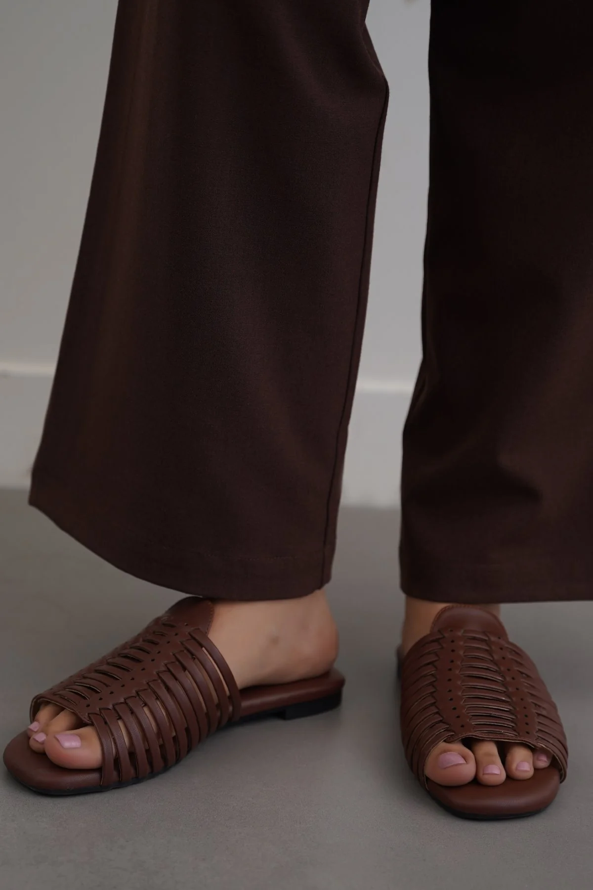 TROPICAL WEAVE SLIDES - Image 2