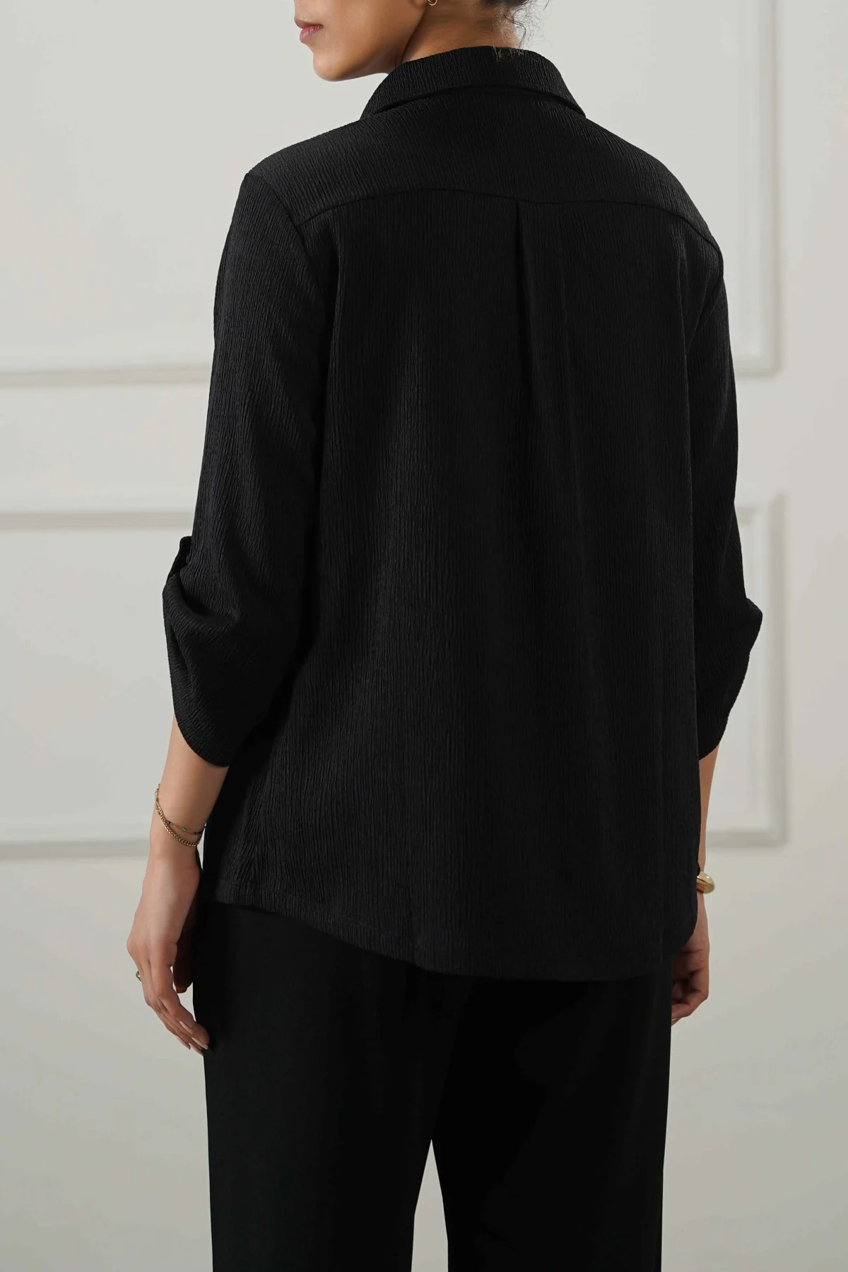 V COLLARED SHIRT - Image 3