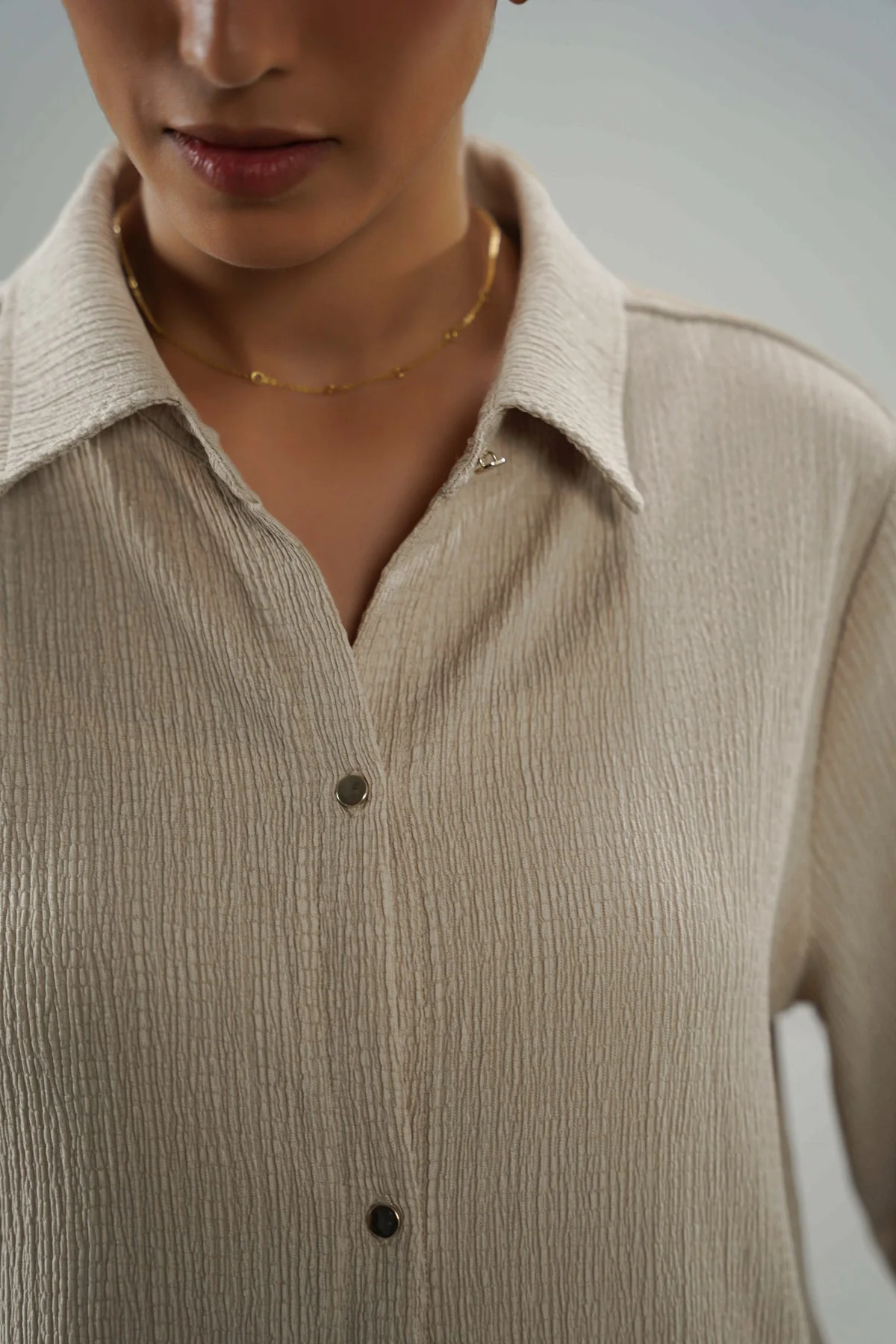 V COLLARED SHIRT - Image 3