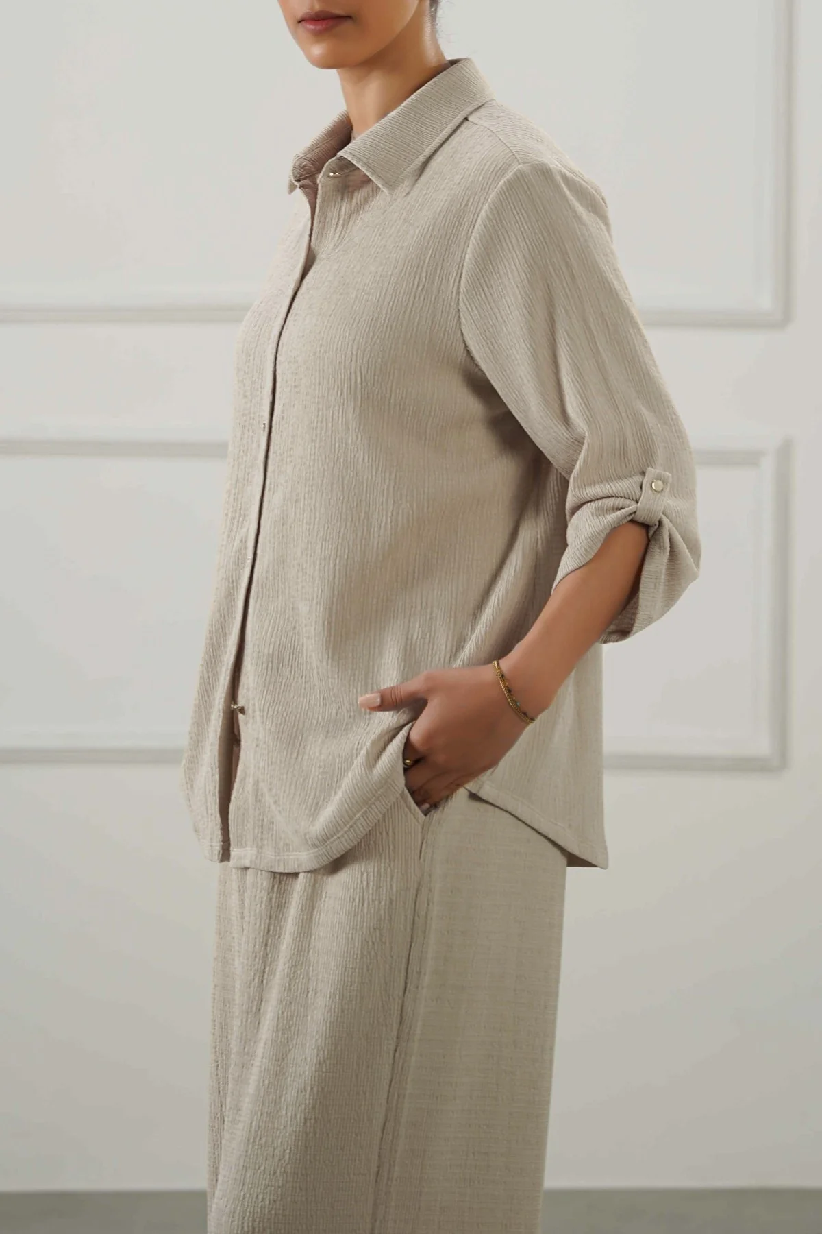 V COLLARED SHIRT - Image 5