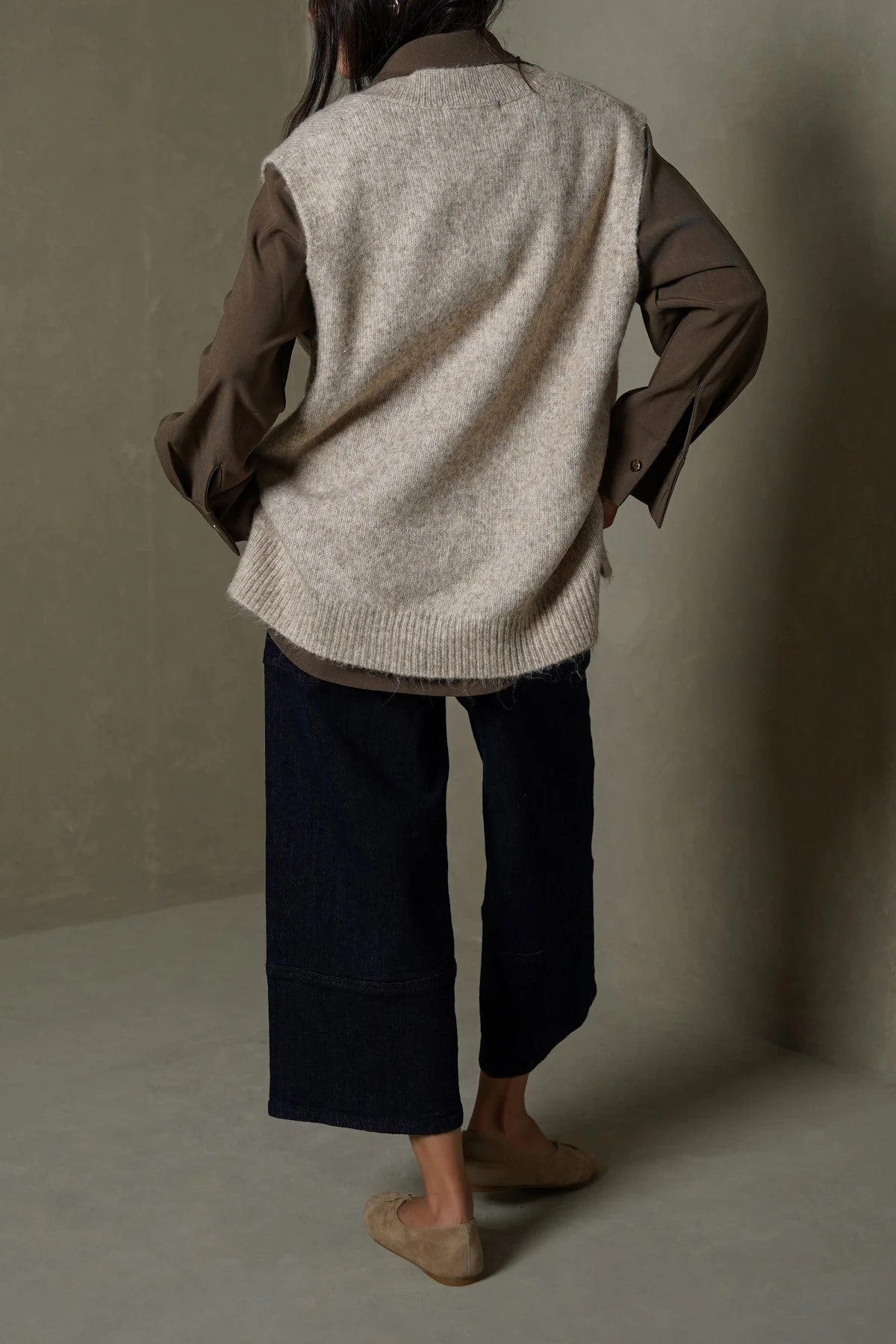 V-NECK SWEATER VEST - Image 5