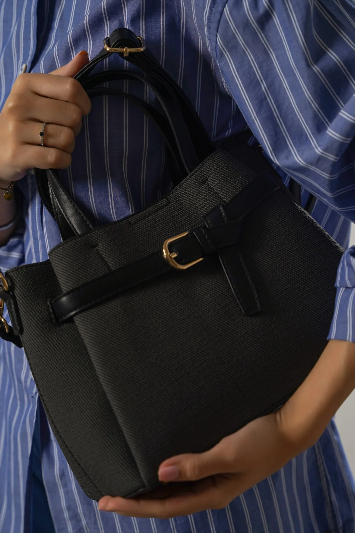 WEEKEND TOP HANDLE BAG