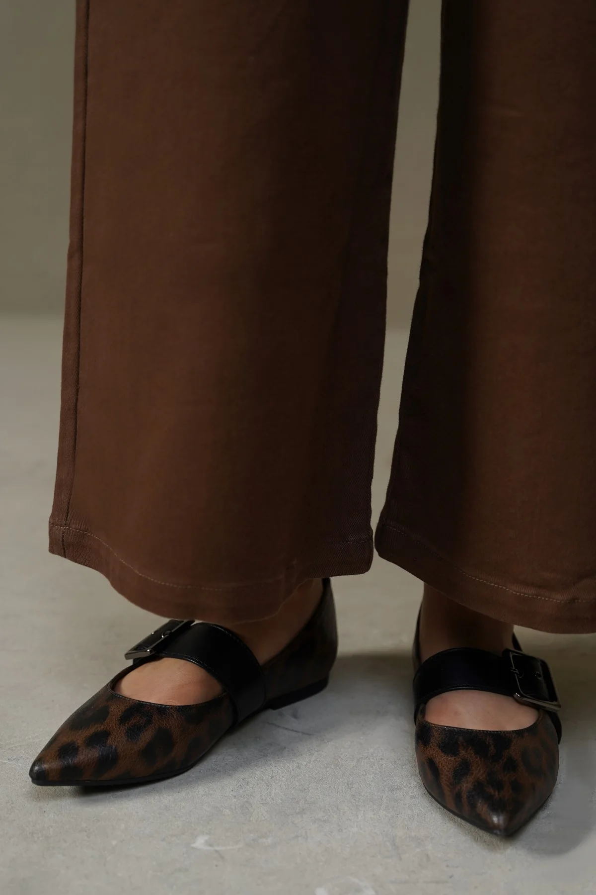 WIDE BUCKLE PUMPS - Image 2