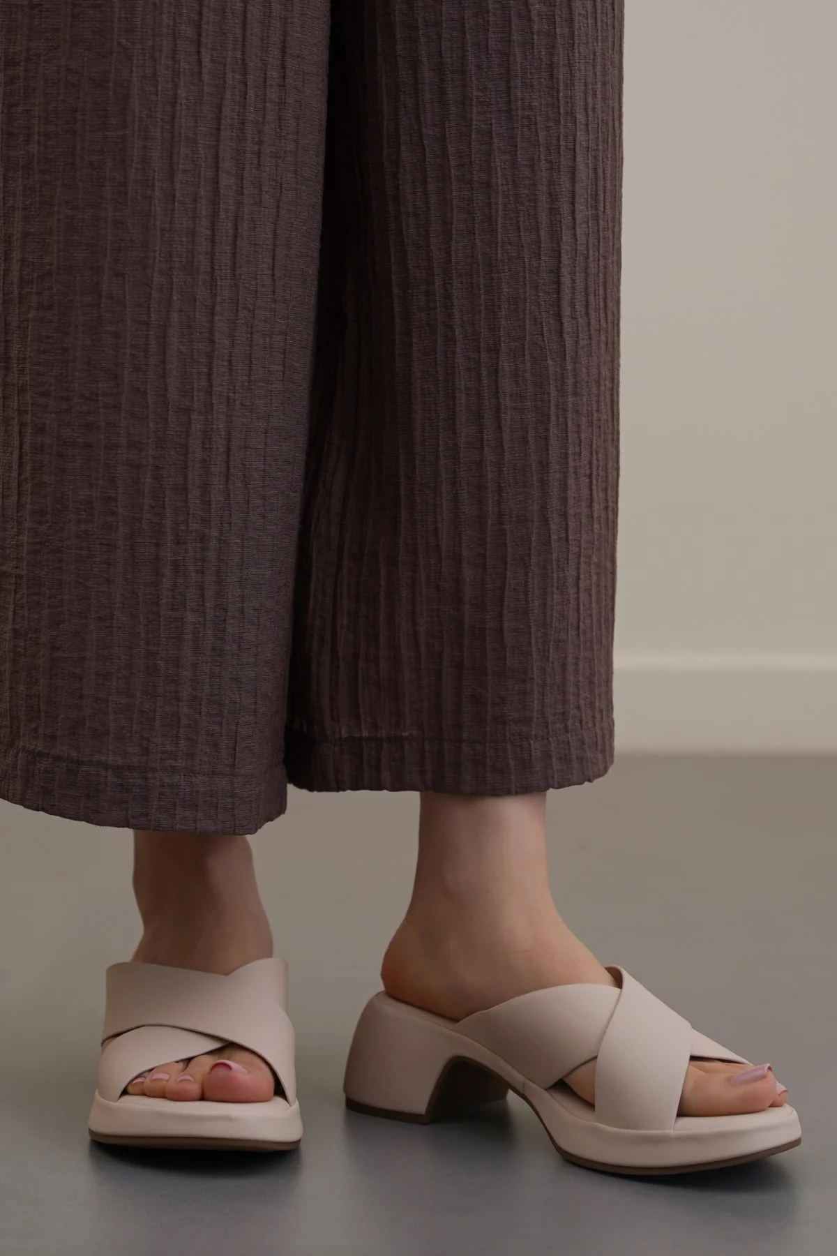 WIDE FIT MAMA HEELS - Image 3