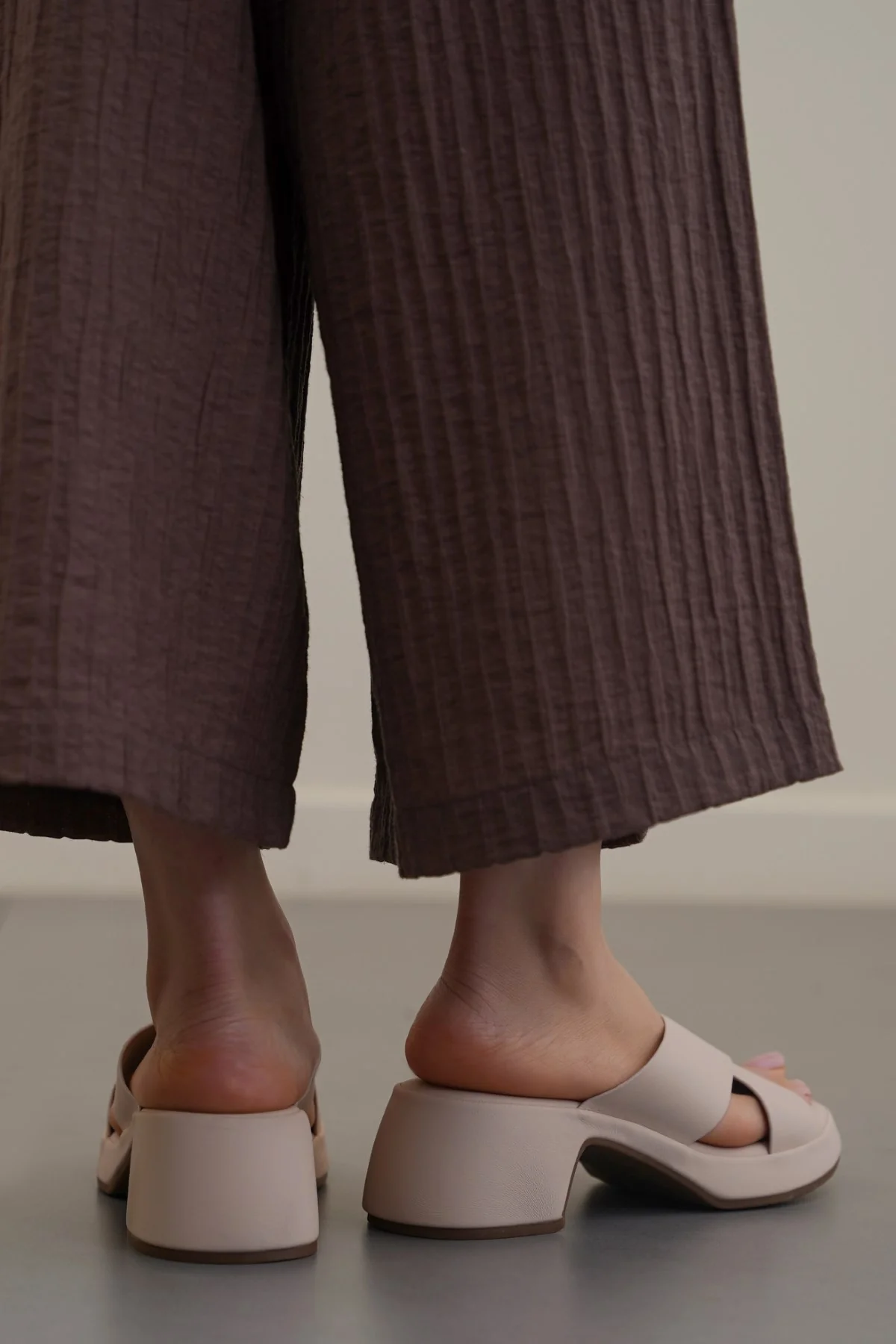WIDE FIT MAMA HEELS - Image 4