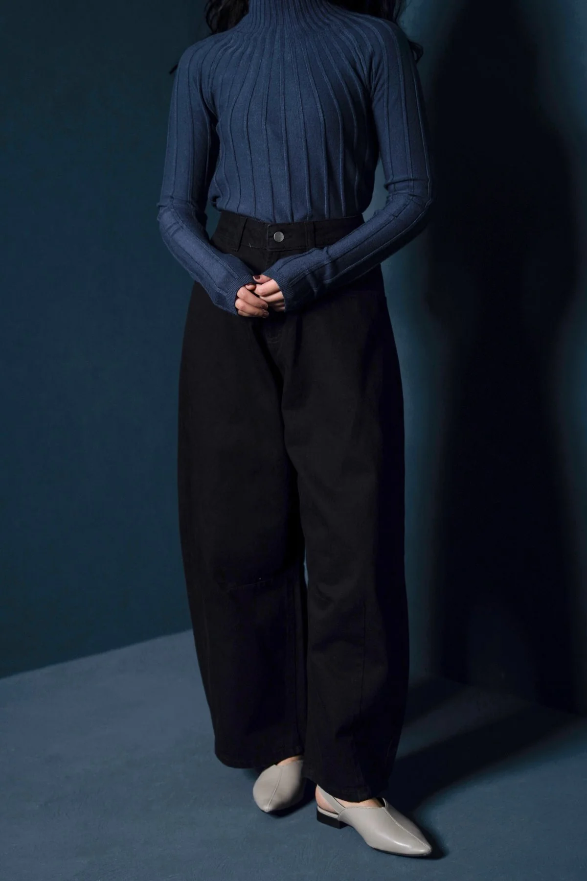 BASIC BARREL JEANS