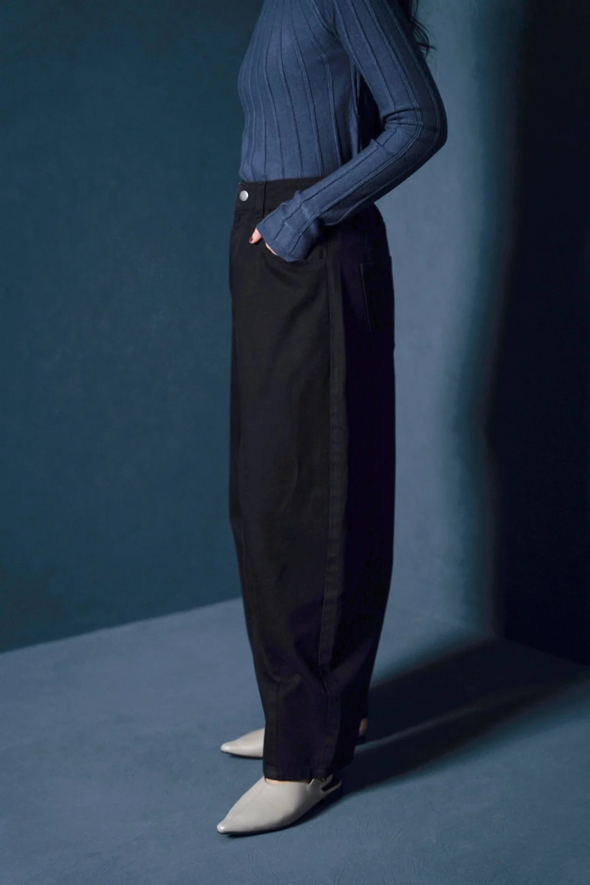 BASIC BARREL JEANS - Image 4