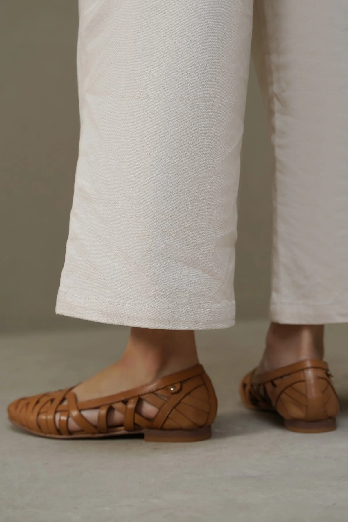 LEATHER WOVEN PUMPS - Image 3
