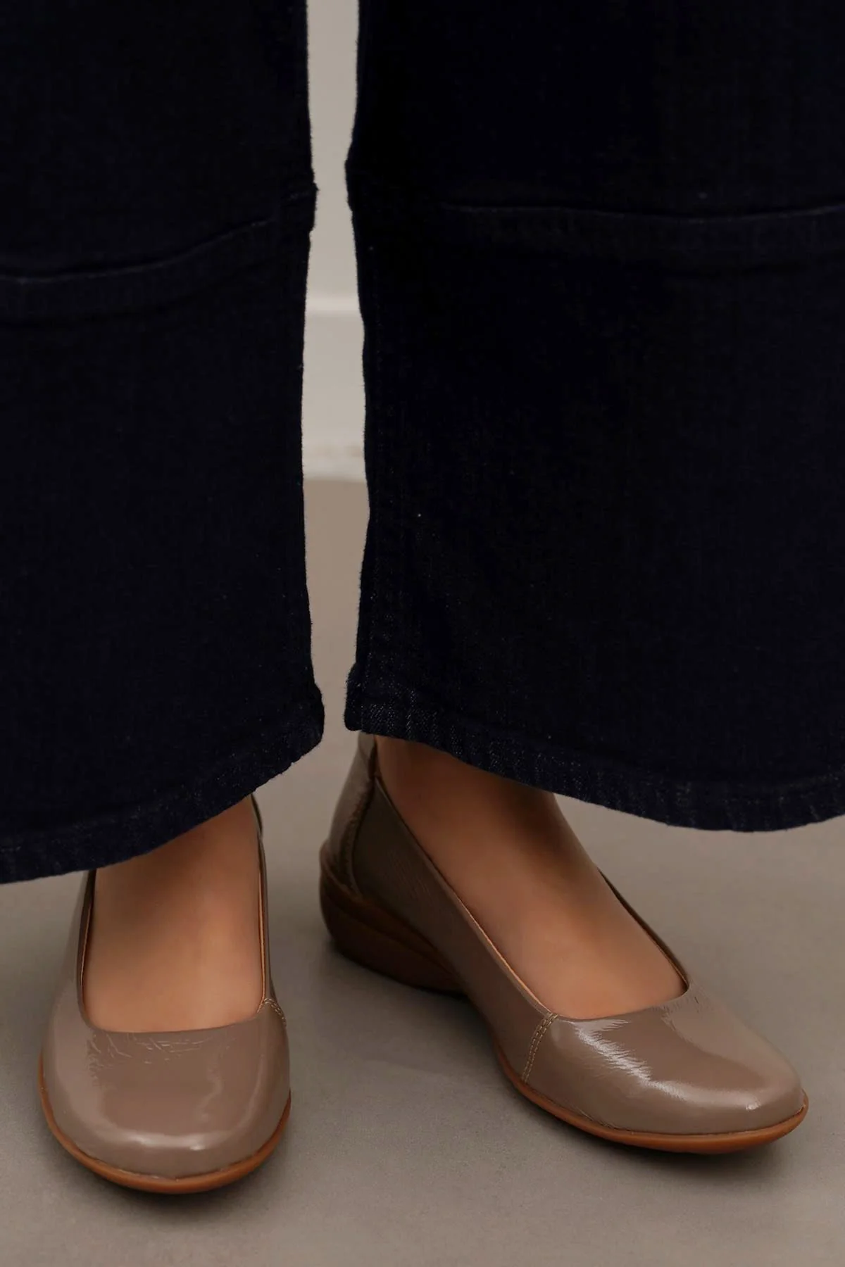 WRINKLE LEATHER PUMPS - Image 2